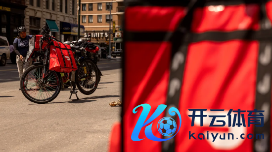 由于与瑞典先买后付公司 Klarna 终明晰一项新条约，DoorDash 的用户很快就能分期付款了。